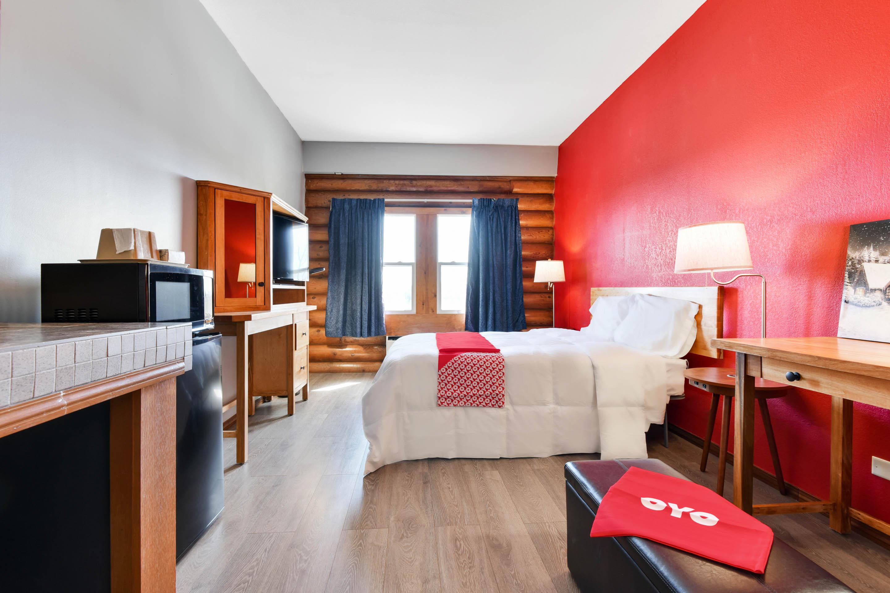 Casa Loma Inn & Suites By Oyo Davenport Ia Near I-80 ภายนอก รูปภาพ