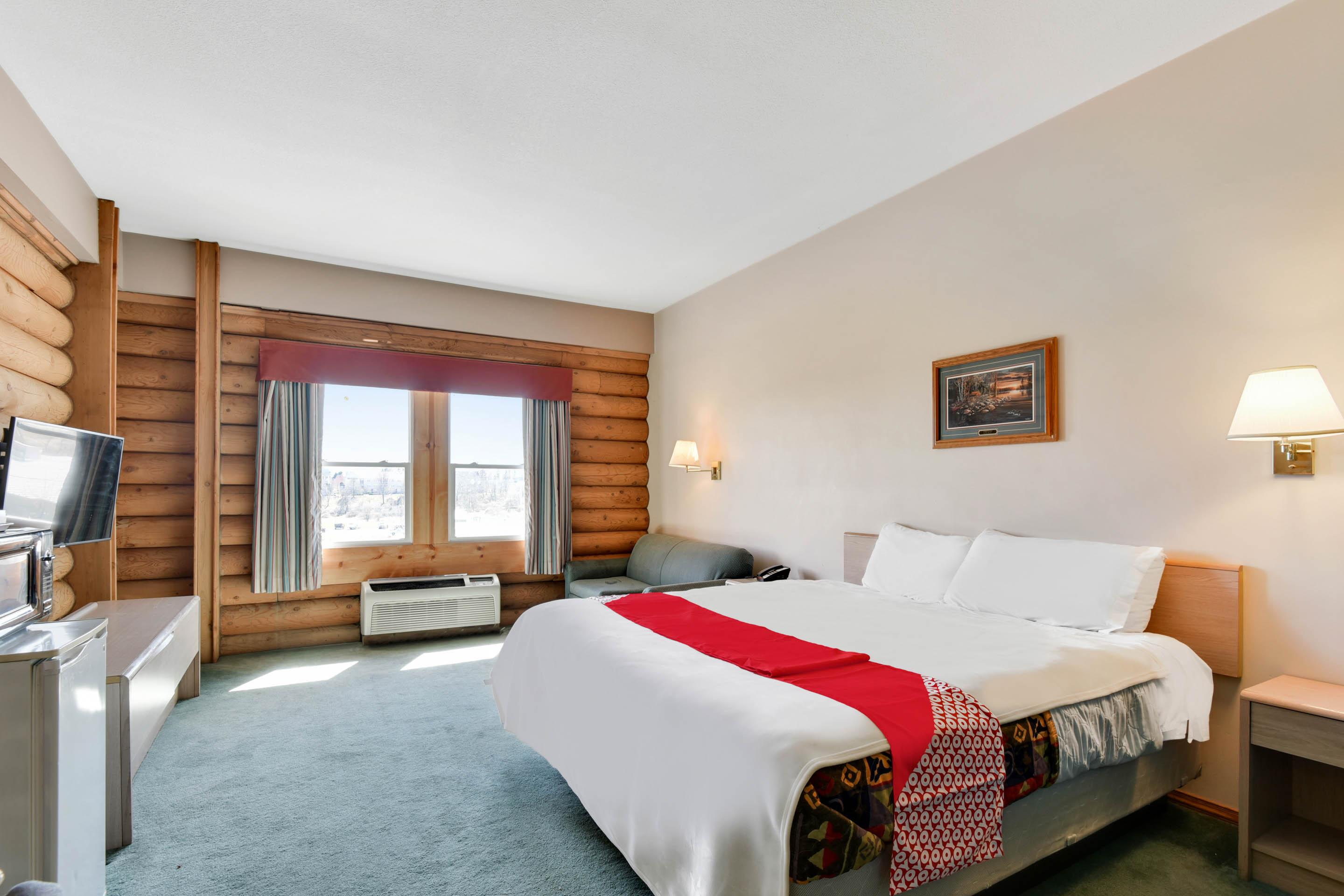 Casa Loma Inn & Suites By Oyo Davenport Ia Near I-80 ภายนอก รูปภาพ