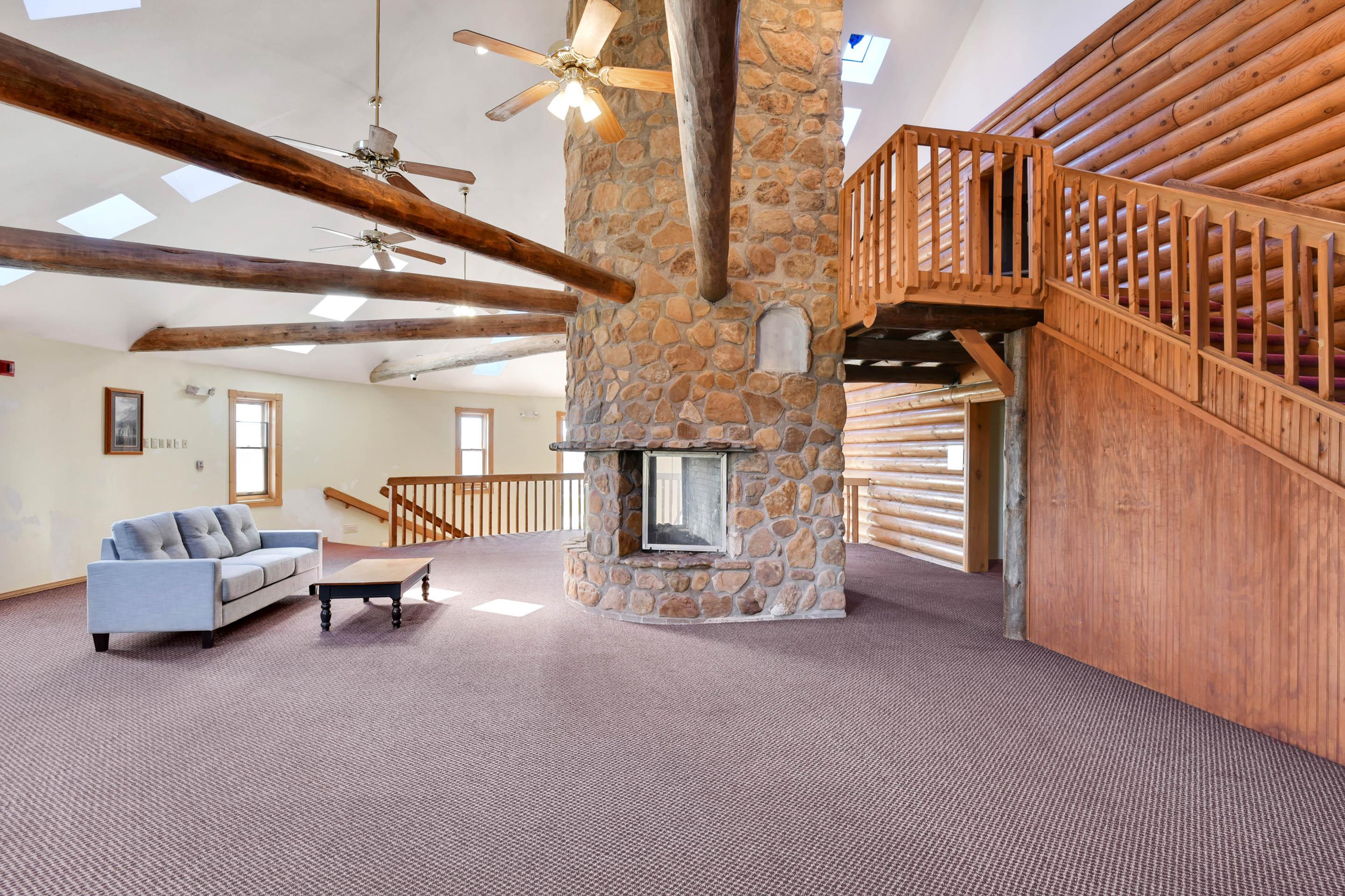 Casa Loma Inn & Suites By Oyo Davenport Ia Near I-80 ภายนอก รูปภาพ