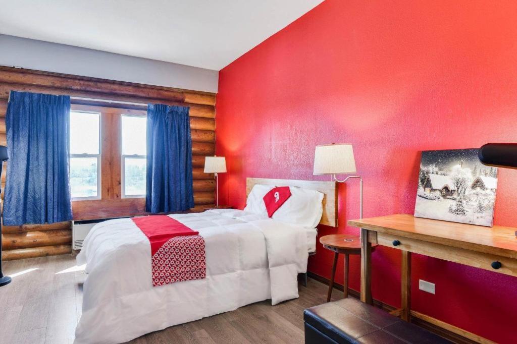 Casa Loma Inn & Suites By Oyo Davenport Ia Near I-80 ภายนอก รูปภาพ