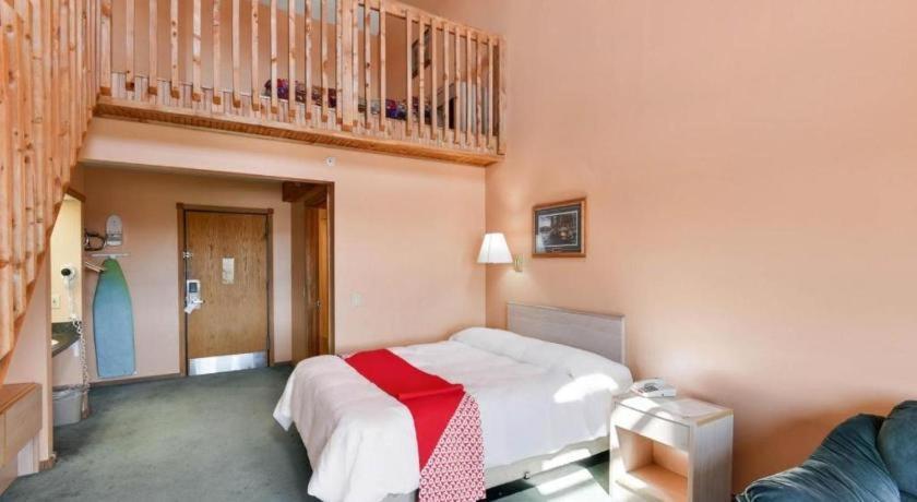 Casa Loma Inn & Suites By Oyo Davenport Ia Near I-80 ภายนอก รูปภาพ