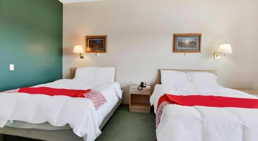 Casa Loma Inn & Suites By Oyo Davenport Ia Near I-80 ภายนอก รูปภาพ