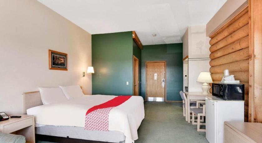 Casa Loma Inn & Suites By Oyo Davenport Ia Near I-80 ภายนอก รูปภาพ