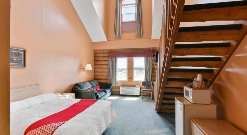 Casa Loma Inn & Suites By Oyo Davenport Ia Near I-80 ภายนอก รูปภาพ