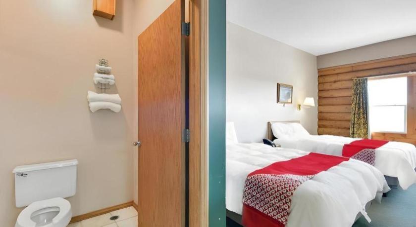Casa Loma Inn & Suites By Oyo Davenport Ia Near I-80 ภายนอก รูปภาพ